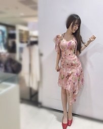 思雅 164cm.48kg.D杯.25歲   如絲般的秀發，細密而柔順 精美嬌...
