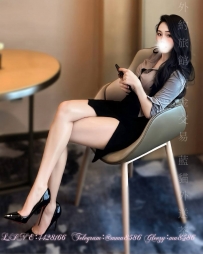 嫻雅 166.52.D.35歲 #台中 6000 穿套裝上班的少婦 脫下制服就騷