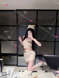 穆青 166-45-D-21歲 #台中 28000（1節/1s） 高挑骨感年輕美女 大長
