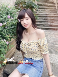 小文 165/46/25/C  氣質的外表下 有著一顆激情放蕩的心 嘴巴...