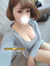 大奶正妹  胸前份量十足 俏皮可愛帶點小壞笑  外型甜美卻...