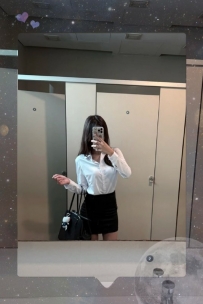 蕾雅 163 / 45 / C / 24歲 #台中 6000 氣質上班族，脫掉套裝就變成