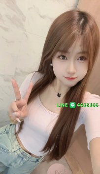 芷芷｜158/45/C+/22歲｜咖啡店店員 #雙北 皮膚白皙，笑起來...