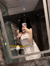 清純學生妹短期兼職 高顏值嫩妹登場 青澀動人氣息滿滿 ...