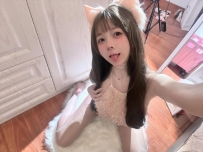 年輕嫩妹戀愛感滿滿 笑起來甜到心裡去 奶香味十足 身體柔