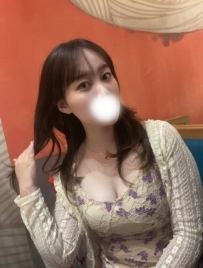 媚兒 162.50.E.28歲 #彰化 4000 成熟騷貨 大奶晃眼 表面乖巧 內心
