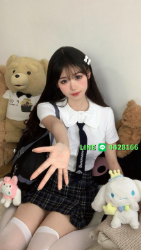 庭庭 165/45/C/21歲 唸廣告系，長直髮＋素顏系乾淨臉 全身白...