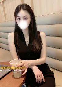 鄰家系甜姐兒 散發成熟女人味，溫柔又不失俏皮 互動自然...