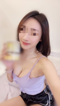 小野 163cm47kg D奶24歲 氣質大奶代購小姐姐
