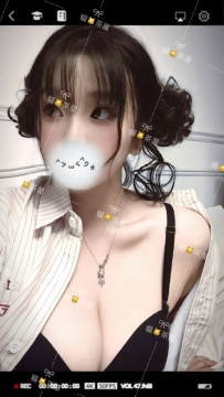 小芽｜158／50／E／23歲 #台中 8000 甜系臉蛋配上飽滿曲線 E奶