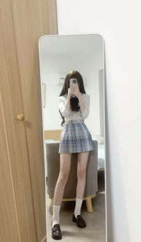 校花系高冷女神首度出勤 氣質乾淨卻有勾魂眼神 每個微笑...