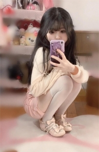 珞珞 148cm 38kg Acup 19歲 超卡哇伊的小女生 像不像你隔壁鄰...