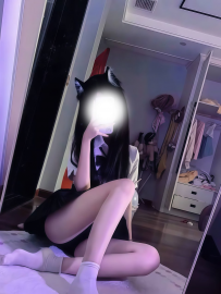 青澀學生妹‼️  膚白骨感 氣質清純