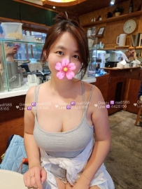 小書 162.F.52.30歲 #雙北 8000 文藝店老闆娘 平時開一間小小的