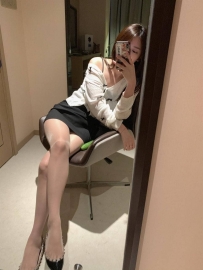 小勳 163cm 45kg Ccup 25歲 OL 可清純  可性感  清純中帶點小性...