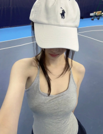 語晴 158.45.C.21歲 #台中 8000 三節18k  羽球校隊小隻馬 身材結...