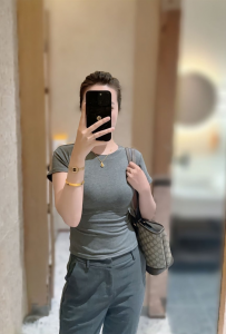 語橦 162.46.D 32歲 #高雄 4000  騷姊味濃 奶大彈手 床上主動整...