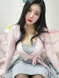 晴晴 165.50.E.28歲 #台中 6000 氣質人妻 外表高雅端莊 內心卻...
