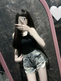 糖果 162/47/D/23歲 #雙北 10000 火鍋店服務生 白天端菜晚...