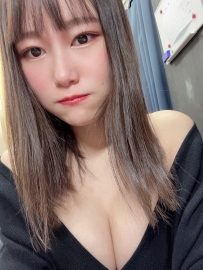 小熙 162.E.50.26歲 性感小秘，惹火打扮時常惹的同事偷喵 #...