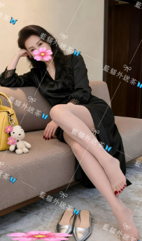 苗苗 166.45.C.45歲 #雙北 5000 單身一個人住，靜女騷騷的反差...