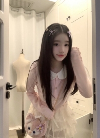 桃子｜158/45/C/20歲 #台中 10000 粉嫩可愛的鄰家小妹，臉蛋稚氣