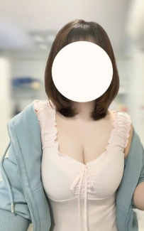 高雄 微肉櫃姐 皮膚白白的人很溫柔 今天第一天報班 特別價