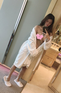 璃娜｜165/44/C/24歲 #高雄 6000  氣場特別的刺青系女孩，纖細...