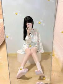 小沐 156/40/B/19歲 #雙北 18000 小隻甜妹臉，一靠近就暖呼呼 ...