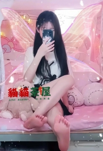 小溪 158.44.C.19歲 #台中 8000 沒有煙味 沒有刺青 單身女孩  ...