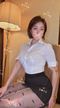 蓁蓁 165 55 D+ 28歲 #台中 6000 微肉姐姐一抱就不想放ㄋㄟ 講話