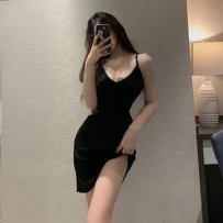小雪 166.C.47.26歲 氣質小騷妞，柳腰美乳事業深 蹲下的景色...