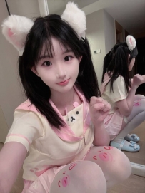 小璃｜152/40/B/19歲 #台中 20000 小隻馬蘿莉型，身材迷你纖細