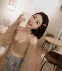 吉吉  160.46.D.26歲 #新竹 6000 妹妹很軟糯可愛  微微肉  抱起...